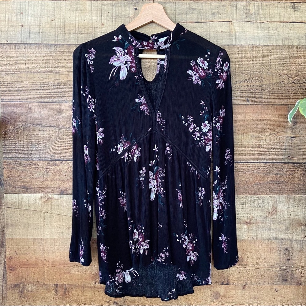 Floral Choker-Neck Long-Sleeve Blouse in Black